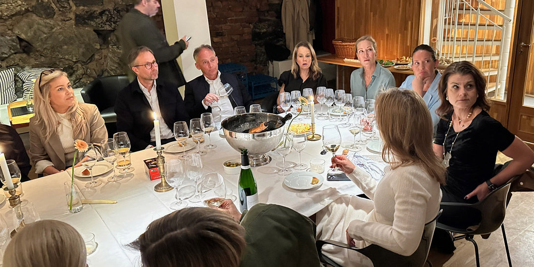 Första vinprovningen på Cajsa Warg - succé