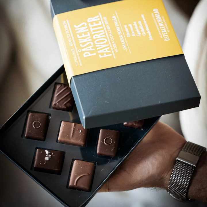 Presentbox till påsk med 10 chokladpraliner Svenska Kakao