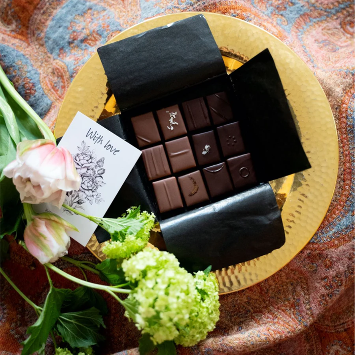 Chokladbud - Presentbox praliner och påskhare Svenska Kakao